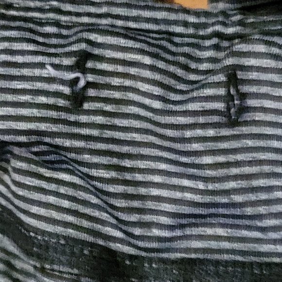 Striped Athletic Works Women's Dri-More Active Capri Legging *** Needs Repair*** - Picture 11 of 12